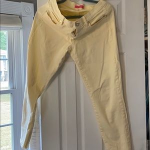 Lilly Pulitzer cropped jeans pale yellow
